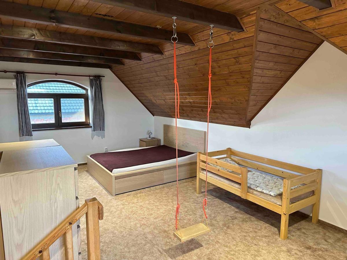 Penzion - Apartman Prestavlky Trsice Bagian luar foto